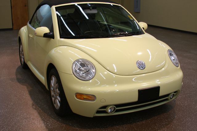 2004 Volkswagen New Beetle 2500 Extended Cab 4WD SLT