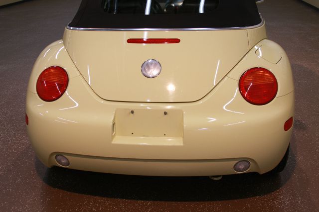 2004 Volkswagen New Beetle 2500 Extended Cab 4WD SLT