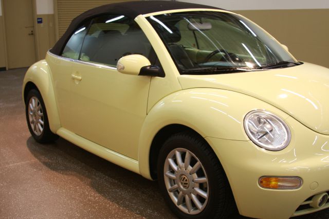 2004 Volkswagen New Beetle 2500 Extended Cab 4WD SLT