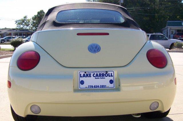 2004 Volkswagen New Beetle FWD 4dr Sport