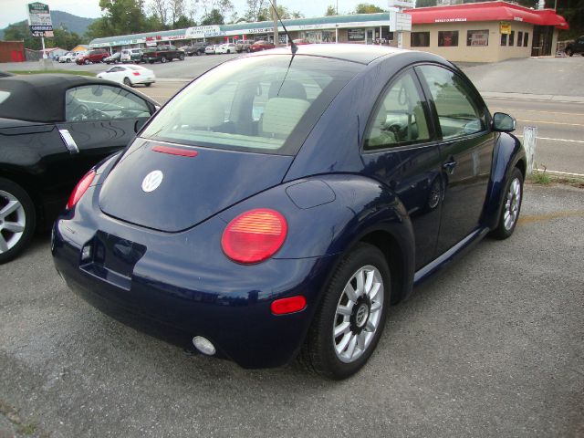 2004 Volkswagen New Beetle 143.5 LTZ