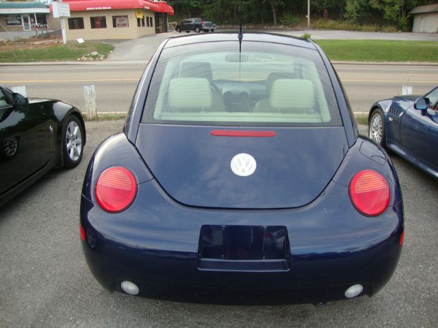 2004 Volkswagen New Beetle 143.5 LTZ