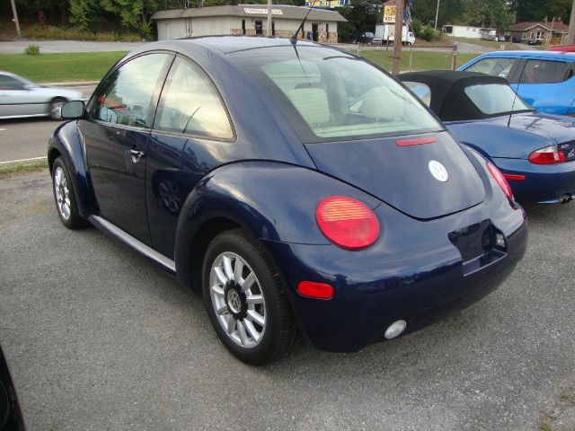 2004 Volkswagen New Beetle 143.5 LTZ
