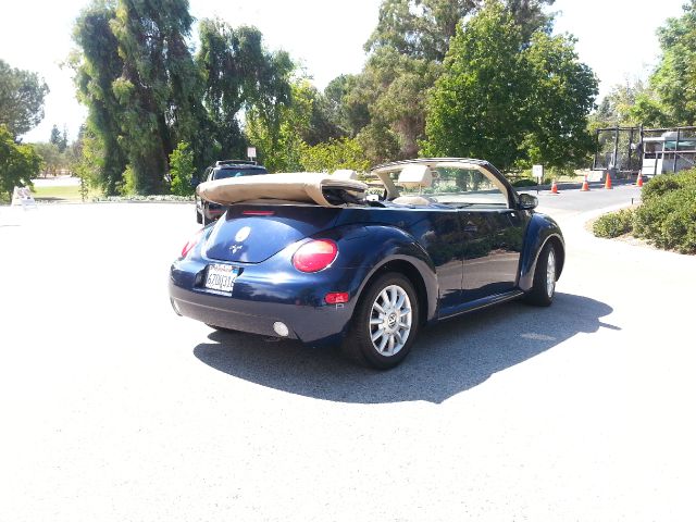 2004 Volkswagen New Beetle 2500 Extended Cab 4WD SLT
