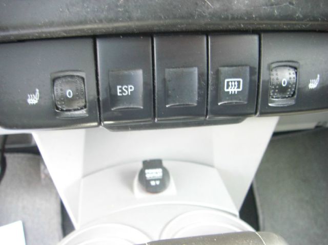 2004 Volkswagen New Beetle Crewmax-short-limited-sunroof-6 CD Jbl-newer Tires