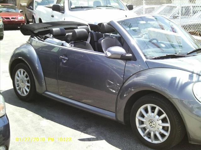 2004 Volkswagen New Beetle 2500 SLE 4WD W/sunroof