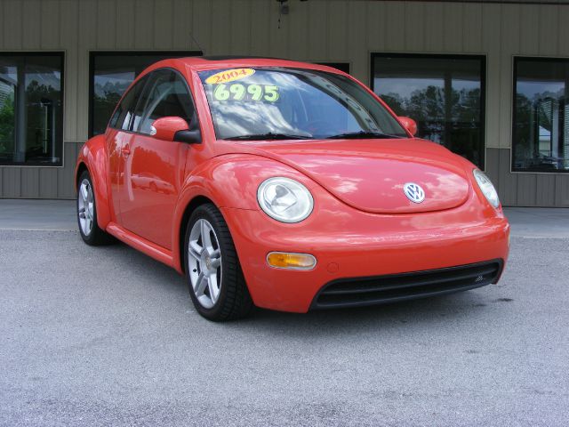 2004 Volkswagen New Beetle Crewmax-short-limited-sunroof-6 CD Jbl-newer Tires