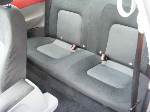 2004 Volkswagen New Beetle Crewmax-short-limited-sunroof-6 CD Jbl-newer Tires