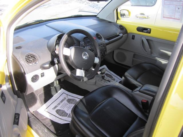 2004 Volkswagen New Beetle 143.5 LTZ