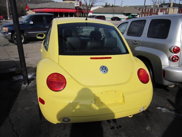 2004 Volkswagen New Beetle 143.5 LTZ