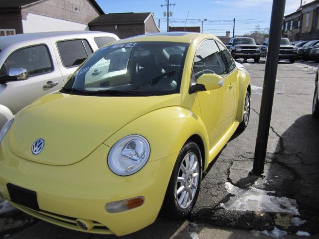 2004 Volkswagen New Beetle 143.5 LTZ