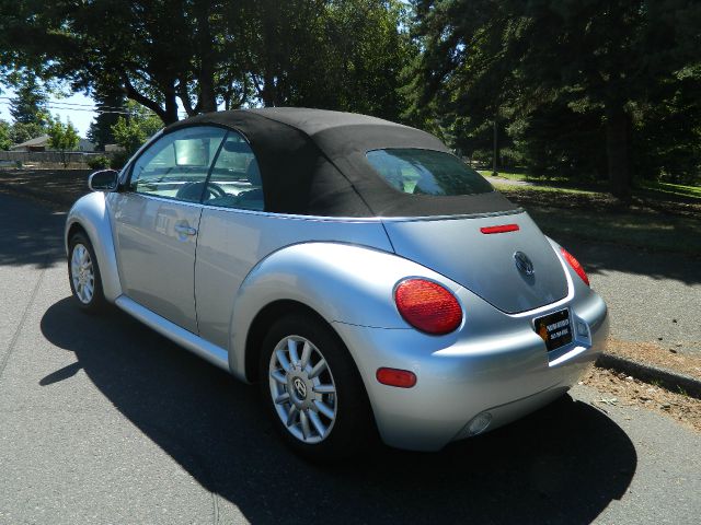 2004 Volkswagen New Beetle 2500 Extended Cab 4WD SLT