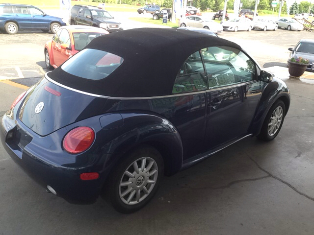 2004 Volkswagen New Beetle 29