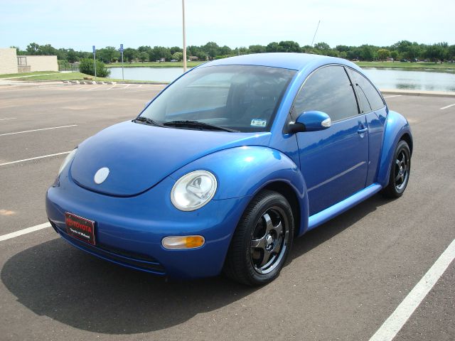 2004 Volkswagen New Beetle 2500 HD Laramie CREW CAB S/B