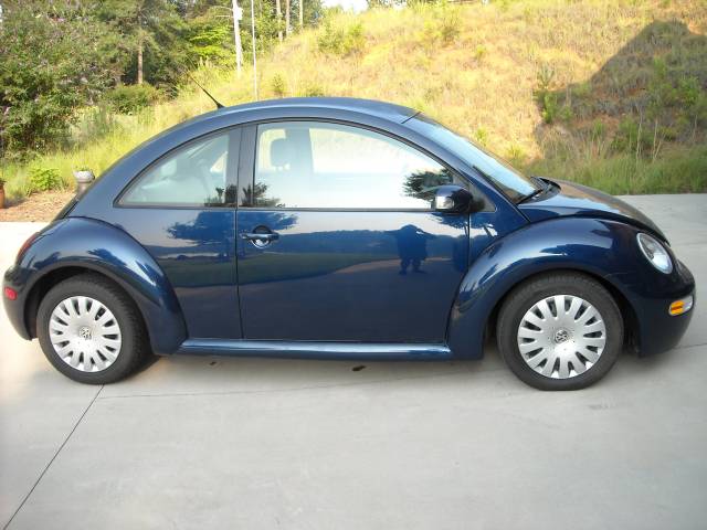 2004 Volkswagen New Beetle 4matic 4dr 3.5L