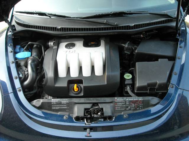 2004 Volkswagen New Beetle 4matic 4dr 3.5L