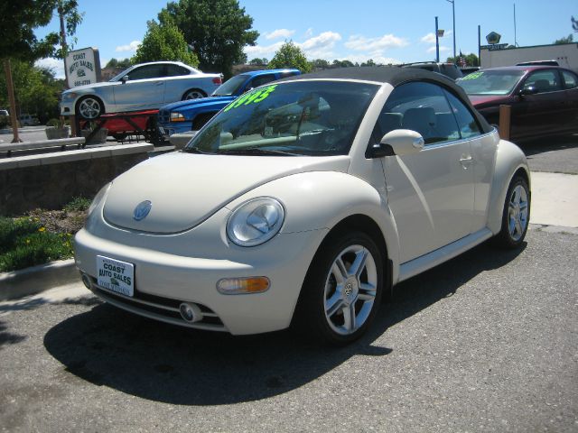 2005 Volkswagen New Beetle 3/4 Ton