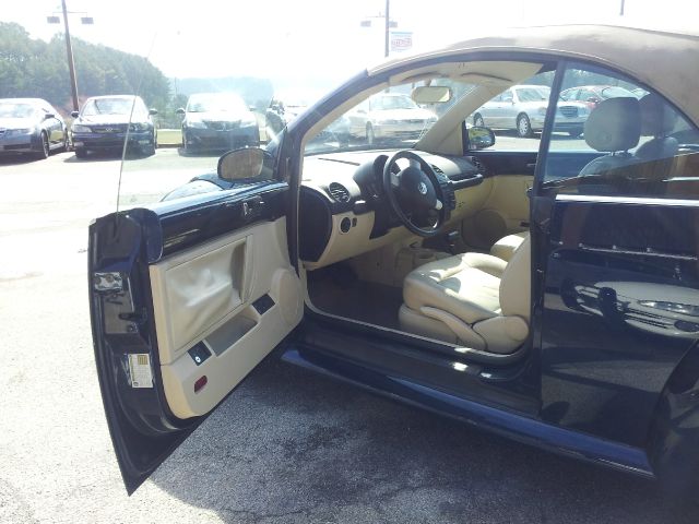 2005 Volkswagen New Beetle 2500 Extended Cab 4WD SLT