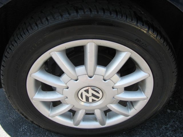 2005 Volkswagen New Beetle 2500 Extended Cab 4WD SLT