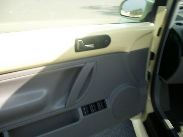 2005 Volkswagen New Beetle King Cab 4WD