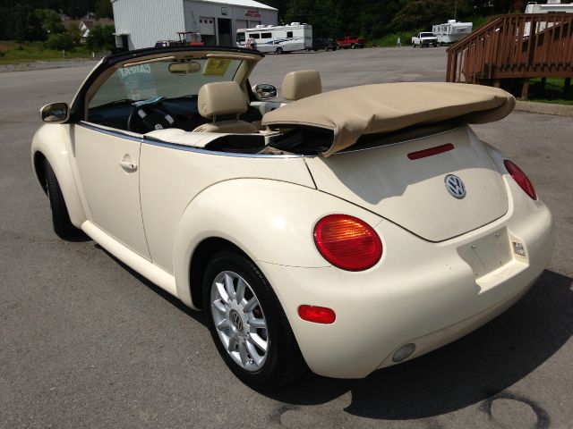 2005 Volkswagen New Beetle 2500 Extended Cab 4WD SLT