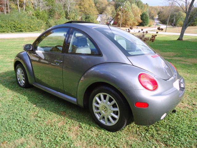 2005 Volkswagen New Beetle 143.5 LTZ