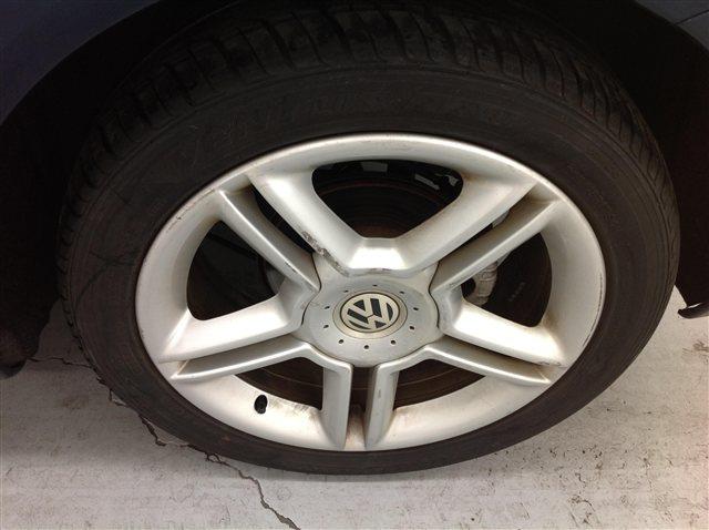 2005 Volkswagen New Beetle Luxury 4x4wood Trimheated Seats AWD SUV