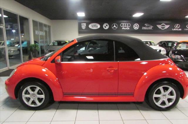 2005 Volkswagen New Beetle FWD 4dr Sport