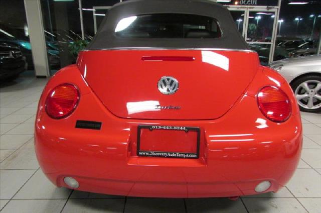 2005 Volkswagen New Beetle FWD 4dr Sport