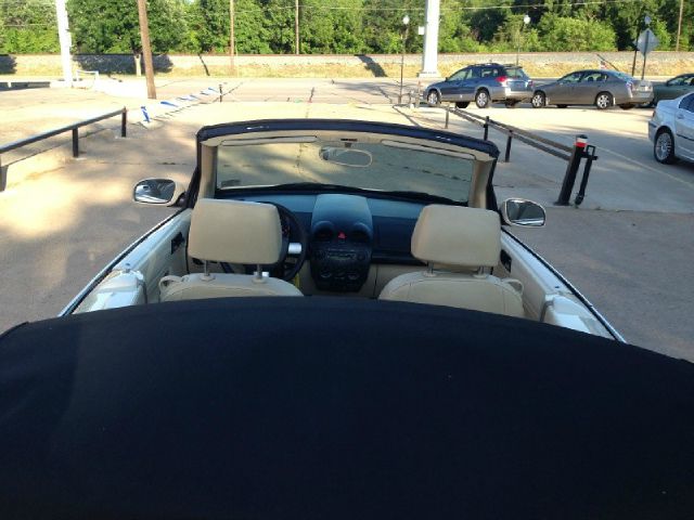 2005 Volkswagen New Beetle 2500 Extended Cab 4WD SLT