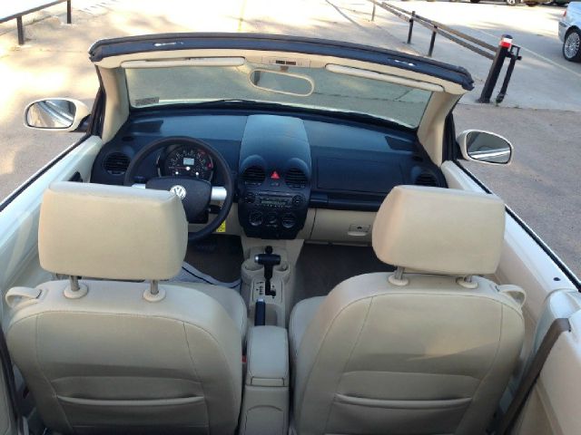 2005 Volkswagen New Beetle 2500 Extended Cab 4WD SLT