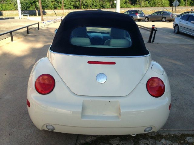 2005 Volkswagen New Beetle 2500 Extended Cab 4WD SLT