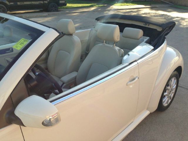 2005 Volkswagen New Beetle 2500 Extended Cab 4WD SLT