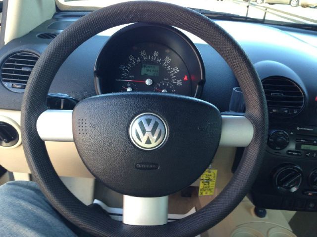 2005 Volkswagen New Beetle 2500 Extended Cab 4WD SLT