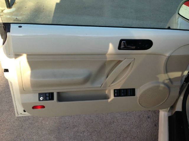 2005 Volkswagen New Beetle 2500 Extended Cab 4WD SLT