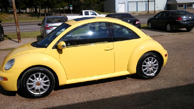 2005 Volkswagen New Beetle 143.5 LTZ