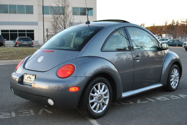 2005 Volkswagen New Beetle 143.5 LTZ