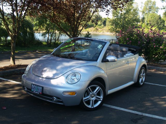 2005 Volkswagen New Beetle 3/4 Ton