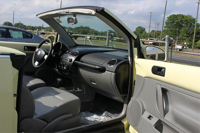 2006 Volkswagen New Beetle Unknown