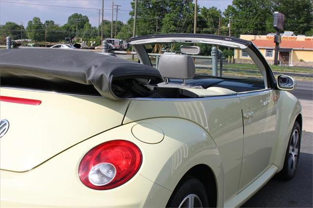 2006 Volkswagen New Beetle Unknown