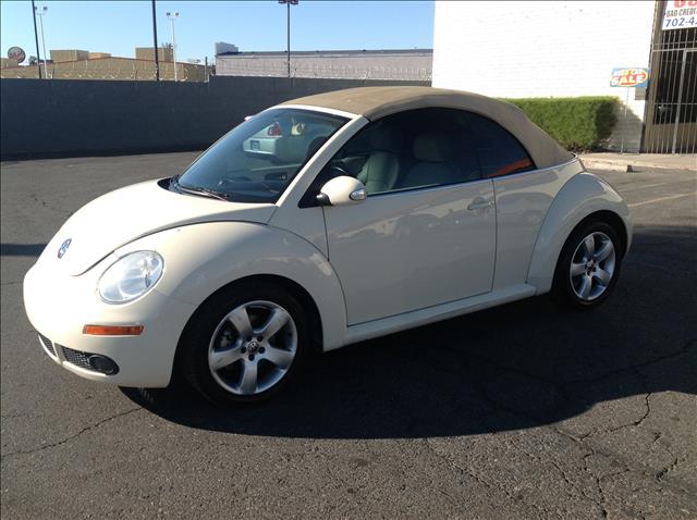 2006 Volkswagen New Beetle Reg Cab 118 WB