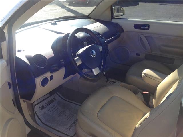 2006 Volkswagen New Beetle Reg Cab 118 WB