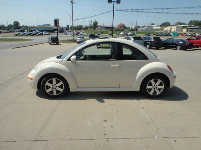 2006 Volkswagen New Beetle CD With MP3