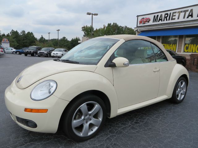 2006 Volkswagen New Beetle Reg Cab 118 WB