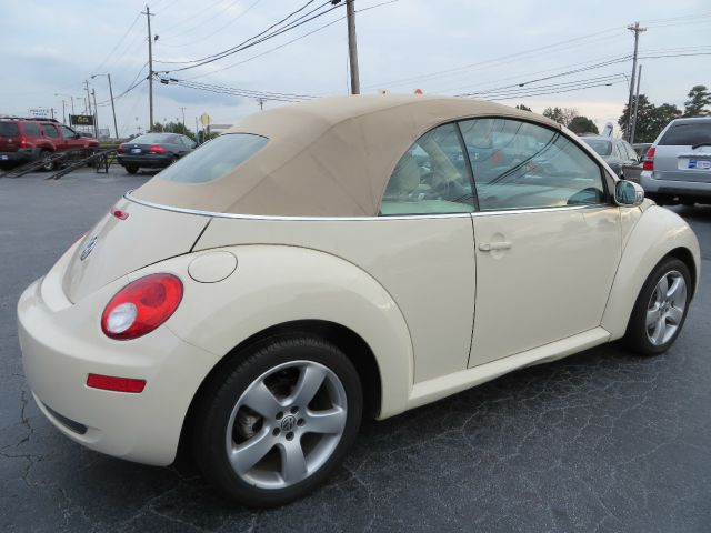 2006 Volkswagen New Beetle Reg Cab 118 WB