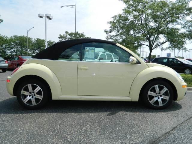 2006 Volkswagen New Beetle Ext Cab 123 WB LS Xtreme