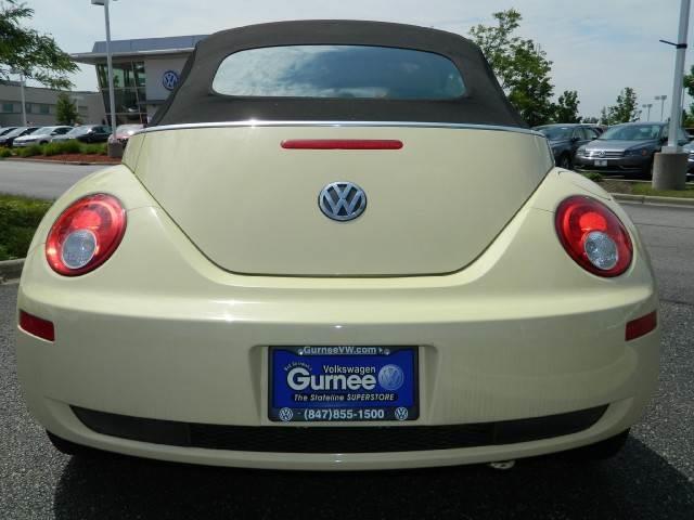 2006 Volkswagen New Beetle Ext Cab 123 WB LS Xtreme