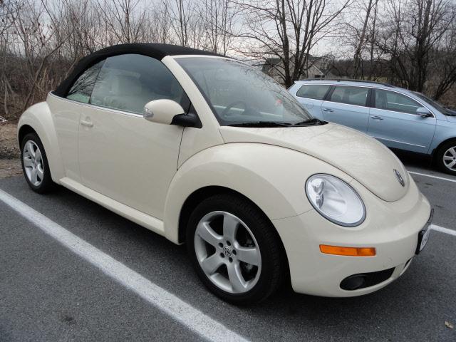 2006 Volkswagen New Beetle Reg Cab 118 WB