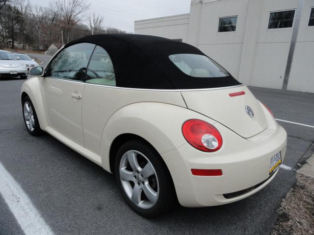 2006 Volkswagen New Beetle Reg Cab 118 WB