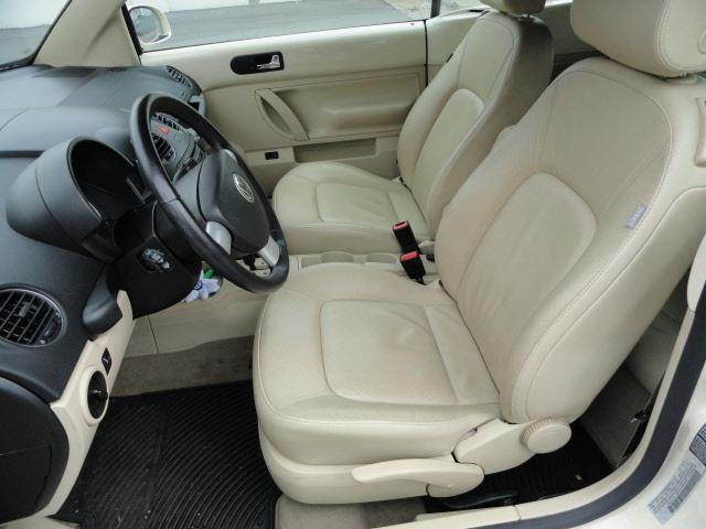 2006 Volkswagen New Beetle Reg Cab 118 WB